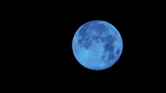 Mavi Ay nedir?
