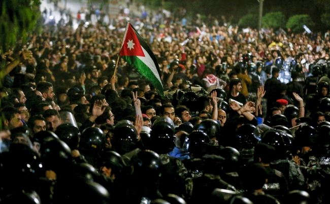 Ürdün'de vergi yasası protestoları 5. gününde