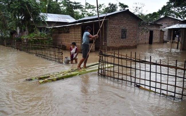 Hindistan'da muson yağmurları 21 can aldı