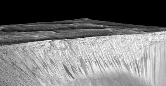 Mars'ta su bulundu! İşte görüntüler
