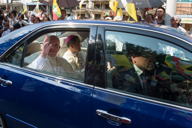 Papa'nın Myanmar ziyaretinde Arakanlılar soru işareti