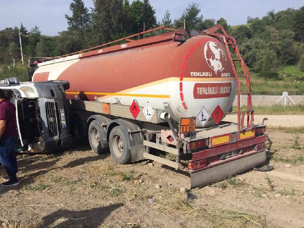 Antalya'da tankerle servis minibüsü çarpıştı: 16 yaralı