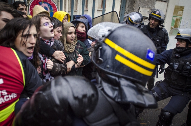 Fransa'da üniversiteye polis operasyonu