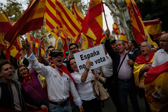Katalonya'da referandum karşıtı gösteri