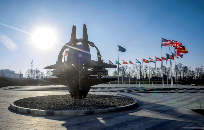 NATO 1,1 milyar euroya mal olan yeni karargahına taşınıyor