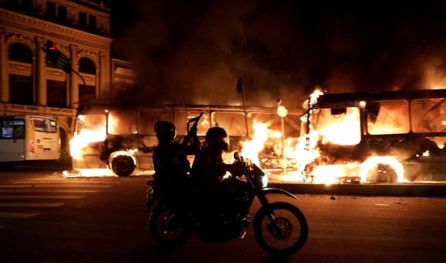 Brezilya sokakları kaosa teslim oldu