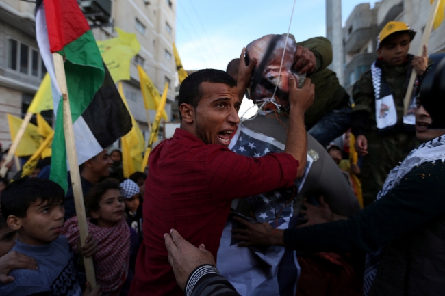 İsrail'den Filistinli göstericilere sert müdahale: 63 yaralı