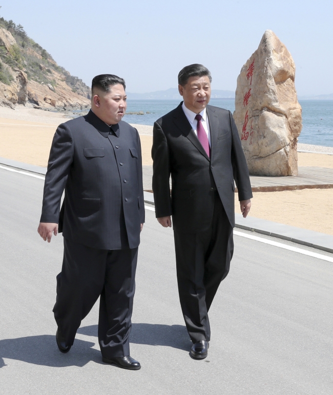 Kuzey Kore lideri Kim'den Çin Devlet Başkanı Cinping'e ziyaret