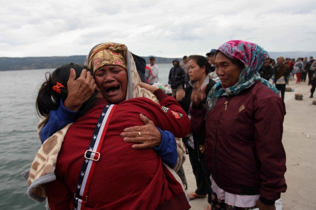 Endonezya'da yolcu teknesi alabora oldu: 19 kişi kurtarıldı