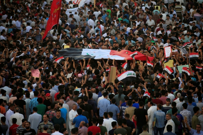 Irak'ta protesto gösterilerinde 1 kişi daha hayatını kaybetti