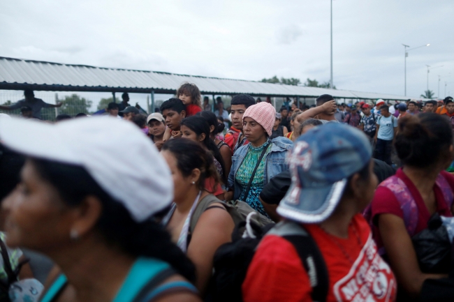 Orta Amerikalı binlerce göçmen Meksika’nın güney sınırına ulaştı