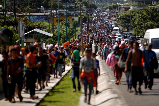 Orta Amerika'dan ABD'ye giden göçmenlerin sayısı 5 bini geçti