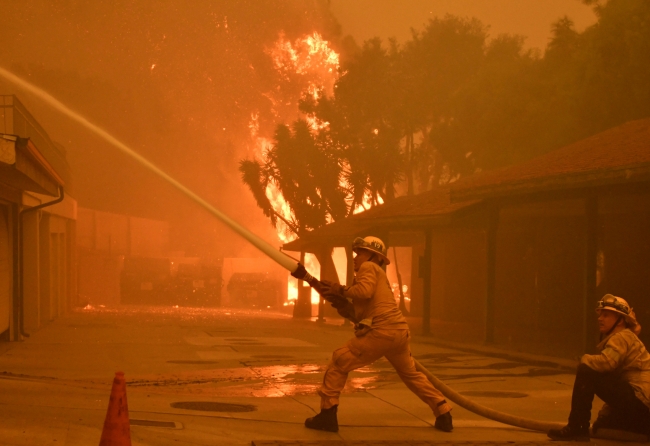 California'daki orman yangını 9 can aldı