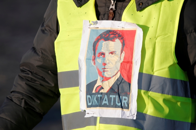 Fransa'da akaryakıt zammı protestolarında 157 kişi gözaltına alındı