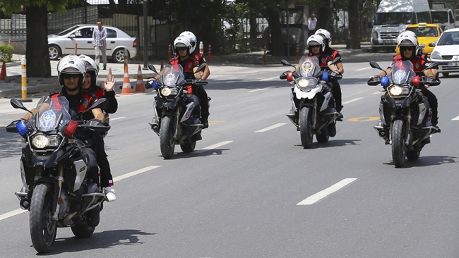 İki hastalıkla mücadele eden Elif'in hayali polislik gerçek oldu