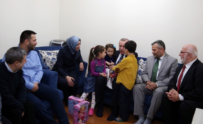 Cumhurbaşkanı Erdoğan'dan gazi evine ziyaret