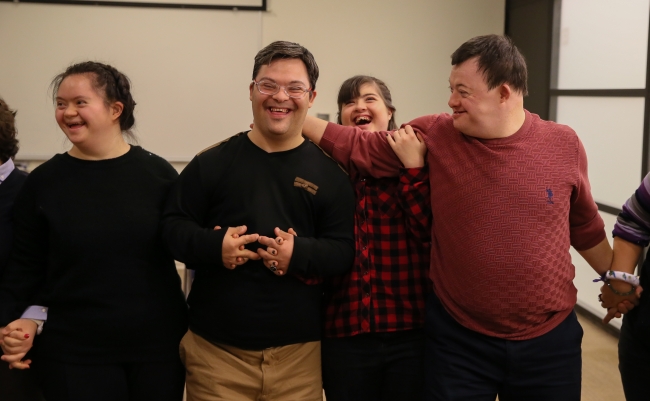 Down sendromlular için sahne zamanı