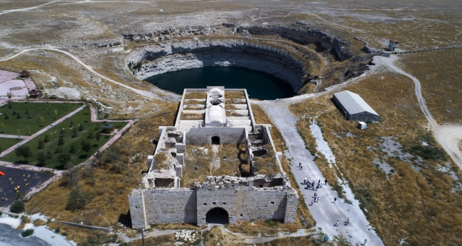 Tarihi ve doğal güzelliğin buluştuğu mekan: Obruk Hanı