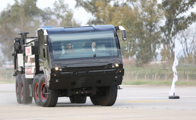 İlk yerli 8x8 şasili itfaiye aracı dünyaya ihraç edilecek