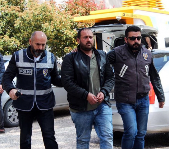 İzmir'de silah kaçakçılığı operasyonu: 4 tutuklama