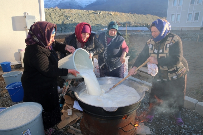 Ahısıka Türkleri'nin bahar geleneği: "Sümelek" tatlısı