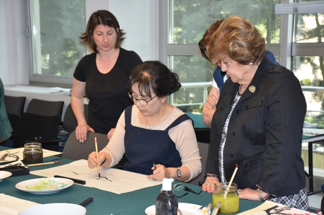 Ankaralılar Güney Kore sanatı kaligrafiyi öğreniyor