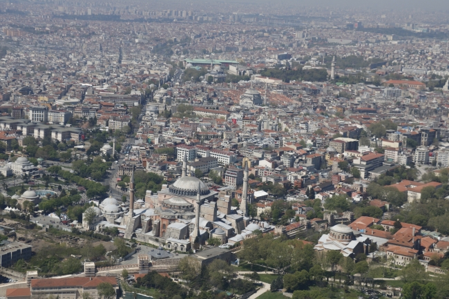 23 çocuk ilk kez helikopterle İstanbul turu yaptı