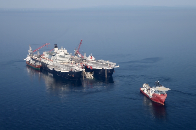 TürkAkım'ın ilk hattını dünyanın en büyük inşaat gemisi döşüyor