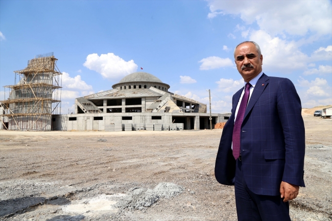 Sivas'ta "Ay yıldız" şeklinde cami inşa ediliyor