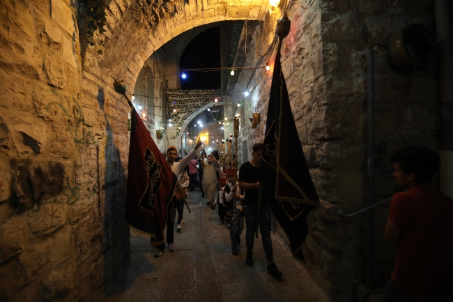 Doğu Kudüs’ün en büyük kandili Ramazan ayı boyunca ışıklandırılacak