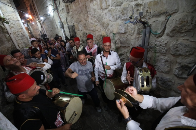 Doğu Kudüs’ün en büyük kandili Ramazan ayı boyunca ışıklandırılacak