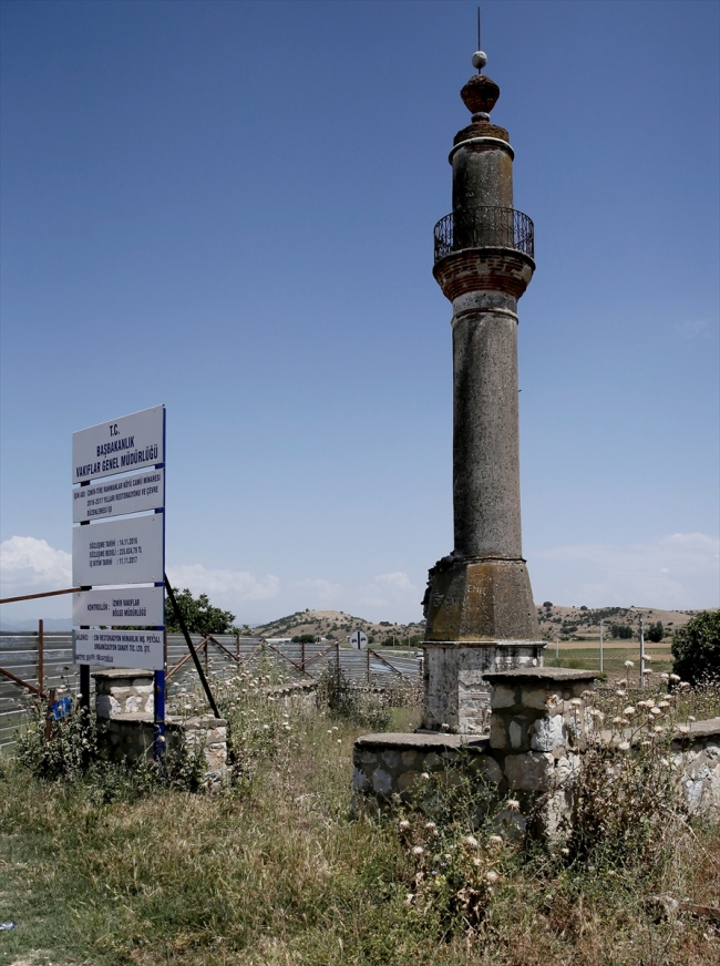 İzmir'in "yalnız minaresi" camisine kavuşuyor