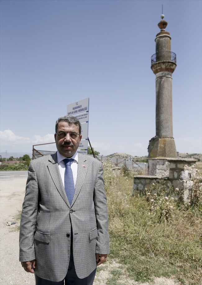 İzmir'in "yalnız minaresi" camisine kavuşuyor
