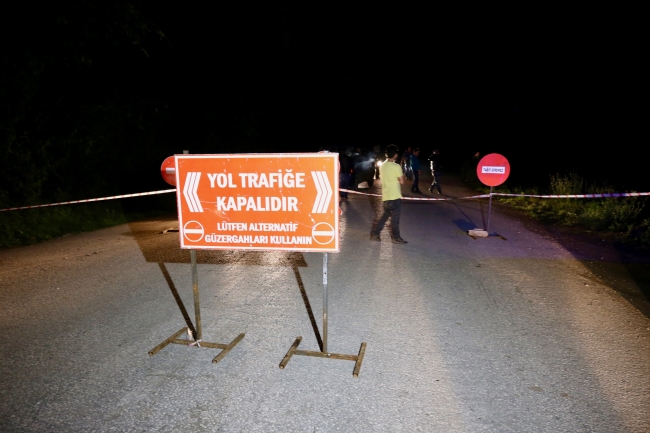 Düzce-Gölyaka yolu heyelan nedeniyle kapandı