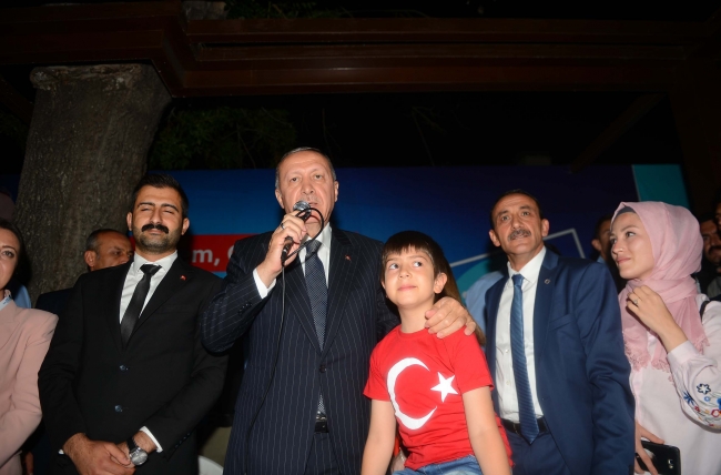 Cumhurbaşkanı Erdoğan'dan Tiryakizade Kıraathanesi'ne ziyaret