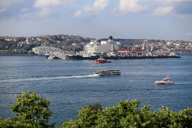 "Pionering Spirit" gemisi İstanbul Boğazı'ndan geçti