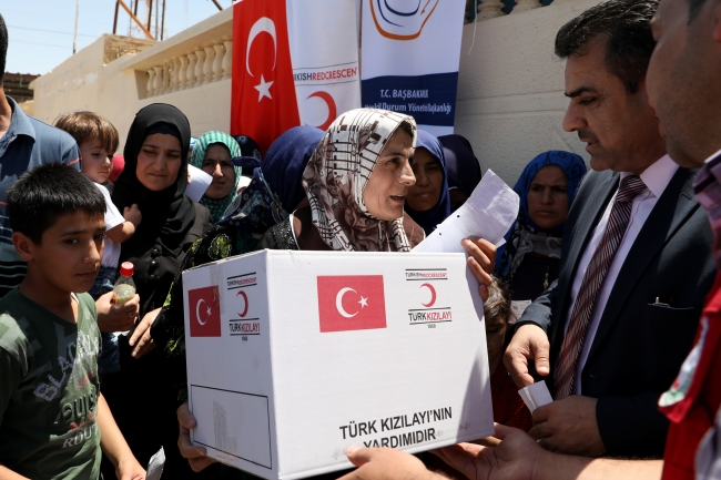 Türk Kızılayı ve AFAD'dan Telaferli Türkmenlere insani yardım