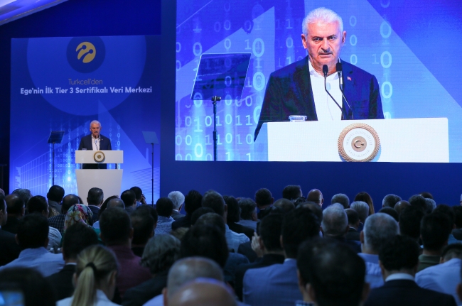 Başbakan Yıldırım: İzmir'i bilişim üssü yapmaya karar verdik