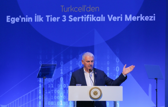 Başbakan Yıldırım: İzmir'i bilişim üssü yapmaya karar verdik