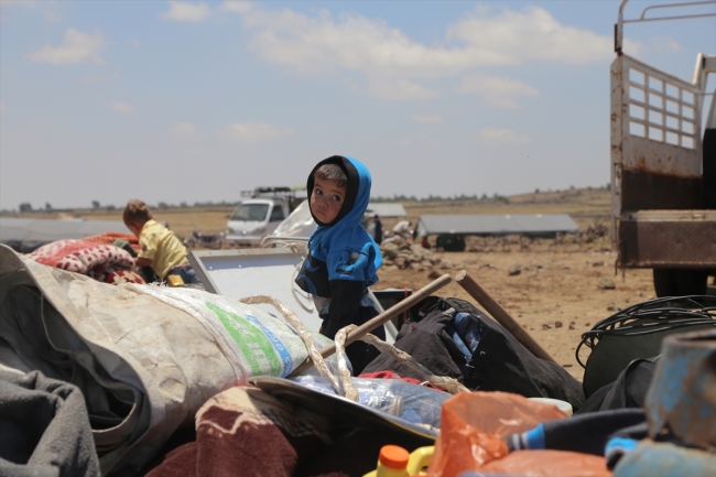 Esed rejiminin Dera'ya saldırıları sınır hatlarına göç başlattı