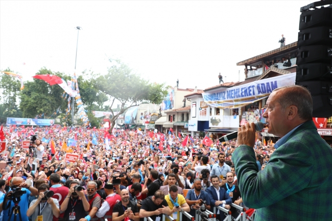 Cumhurbaşkanı Erdoğan seçim öncesi son mitingini yaptı