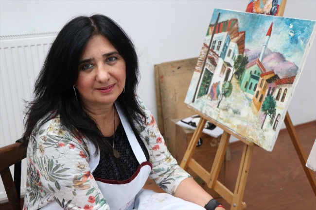 Gürcü ressam Türkiye'nin tarihi yapılarını resmediyor