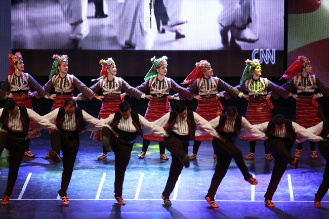 Dansçılar Bursa'dan dünyaya barış mesajı verdi