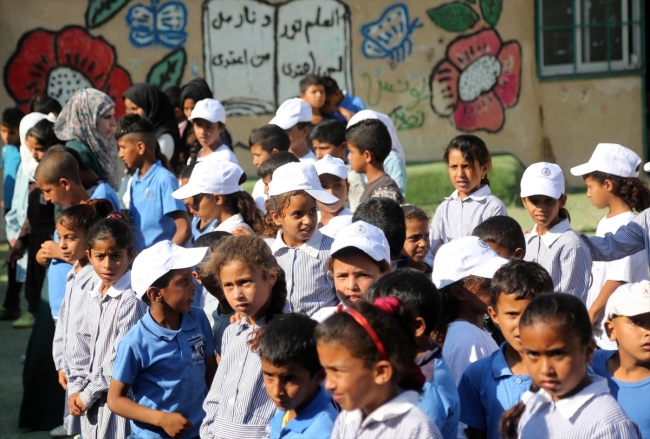 Filistinli öğrenciler İsrail'in yıkım tehdidine "erken eğitimle" direniyor