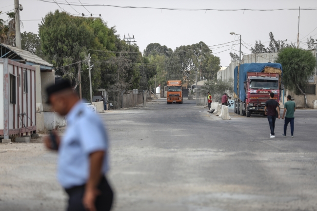 İsrail, Gazze'nin tek ticari sınır kapısını tamamen kapatıyor