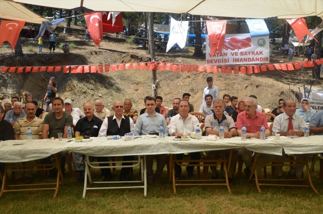 Antalya'da 600 yıllık düğün alayı geleneği sergilendi