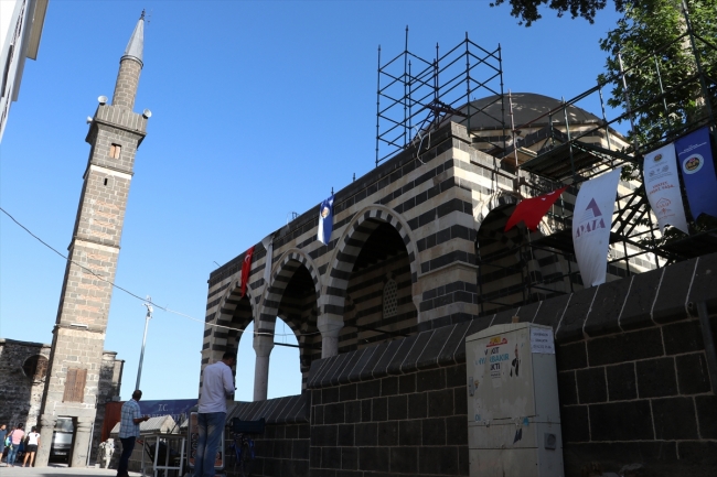 Şeyh Mutahhar Camii'nin kurşun izleri silinmeyecek