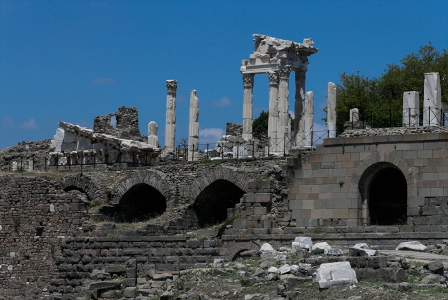Pergamon Amfi Tiyatro gün yüzüne çıkarılacak