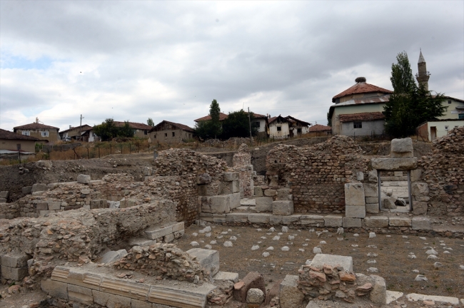 Sebastapolis Antik Kenti'nin hamam bölümü gün yüzüne çıkarıldı