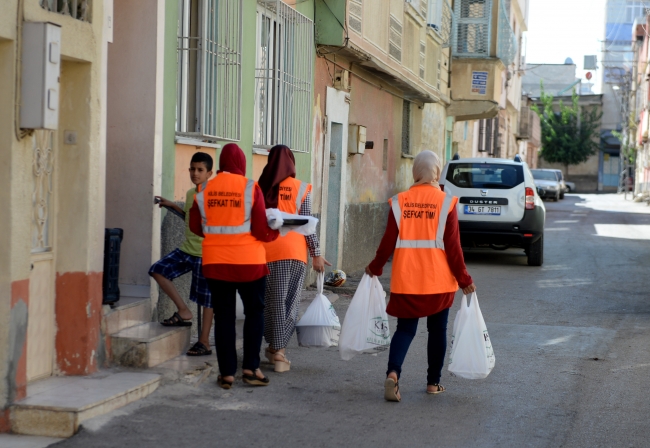 Yaşlı ve engellilerin sıkıntıları "şefkat timi"yle hafifliyor